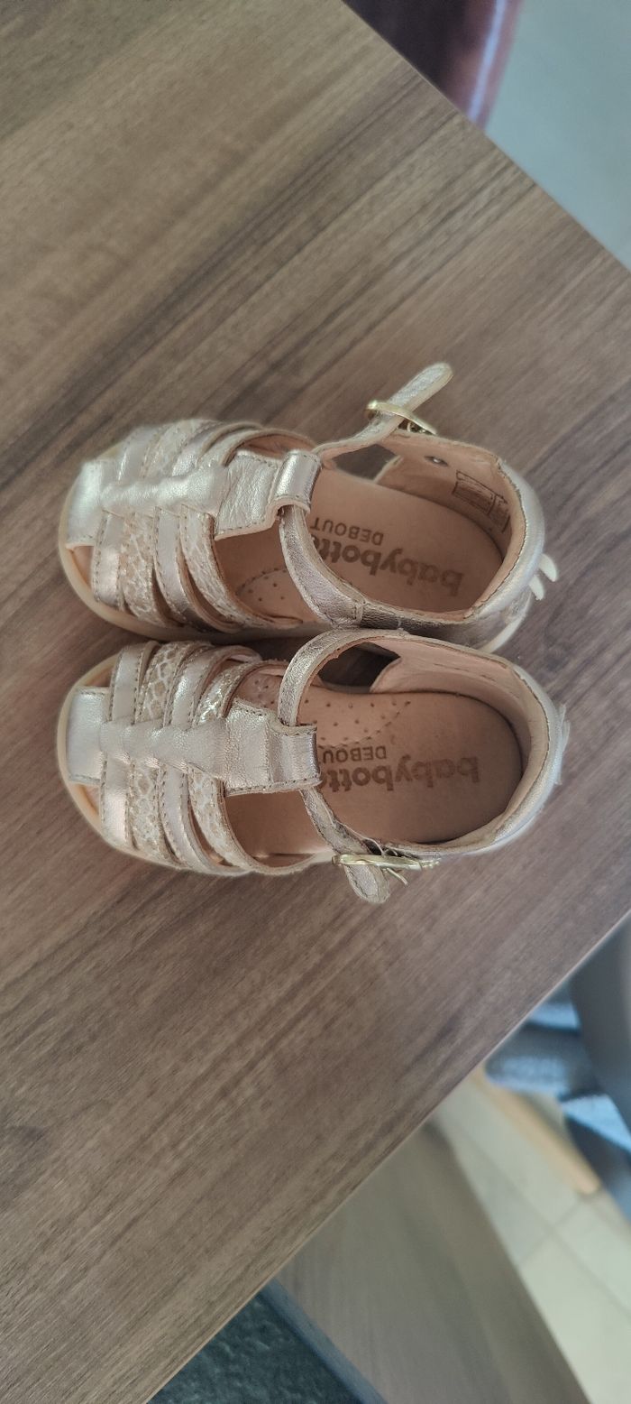 Chaussures fille taille 19