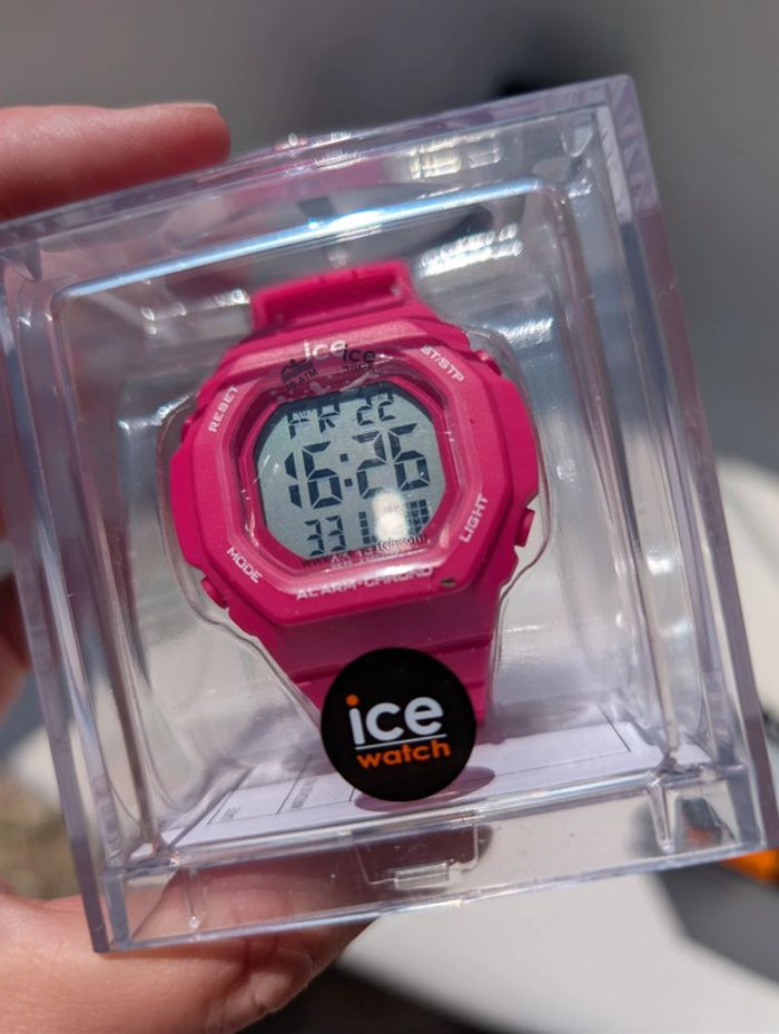 Montre ice watch digital. Neuf - photo numéro 3