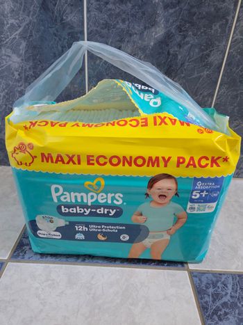 Couches pampers Neuves 
