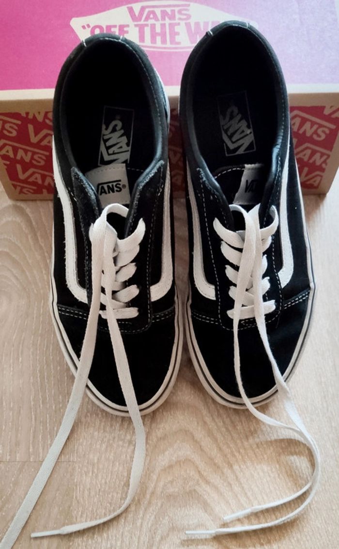 Baskets Vans 35 en bon état - photo numéro 2