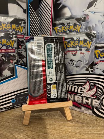 Booster Pokémon Rivalités Destinées reconditionné