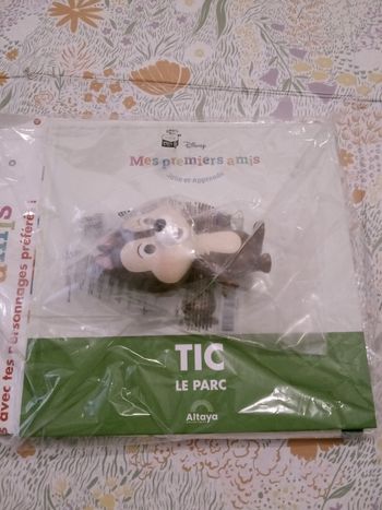 Livre Disney mes premiers Amis inclus la figurine 