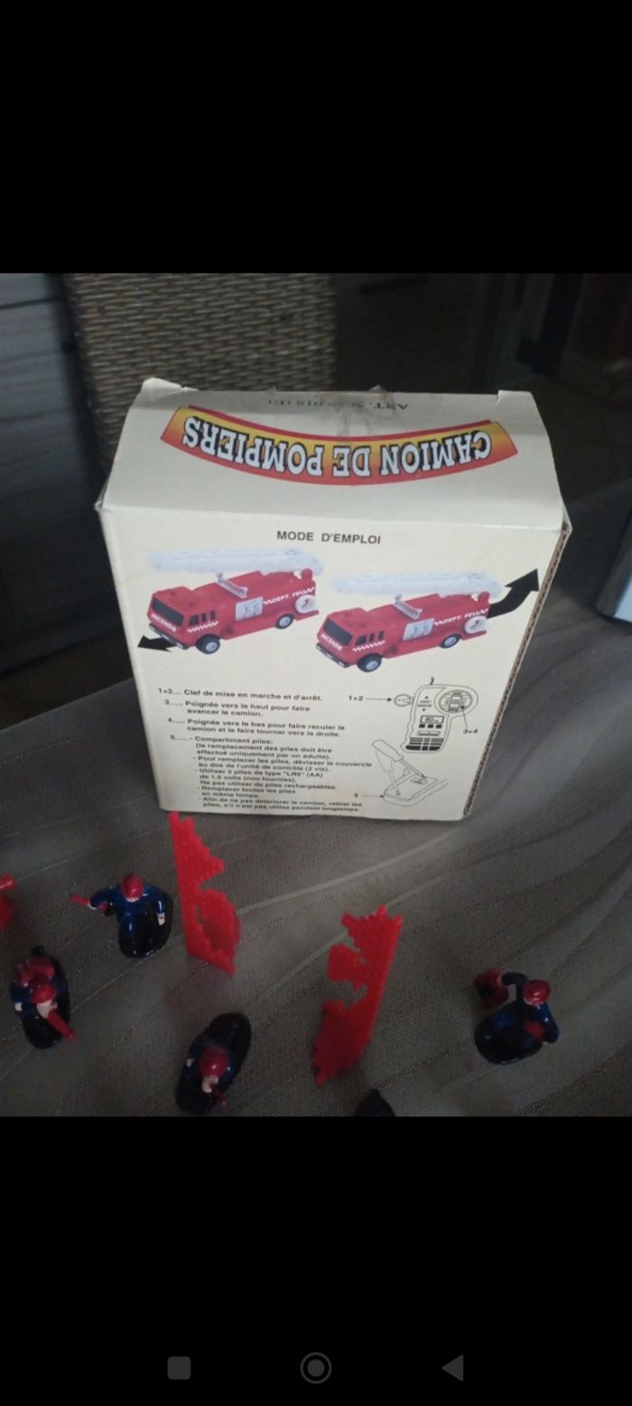Mon camion de pompier Damart - photo numéro 3
