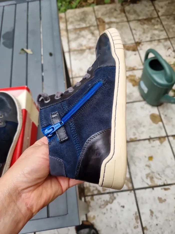 Bottines kickers neuves taille 34 - photo numéro 4