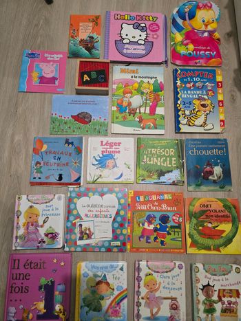 Lot de livres et jeu  pour enfant 1 à 4 ans