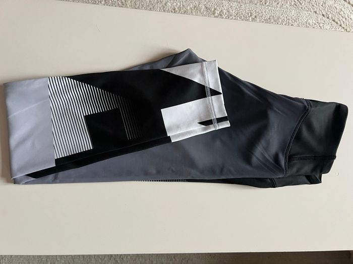 Legging sport Reebok taille XS noir/gris - photo numéro 5
