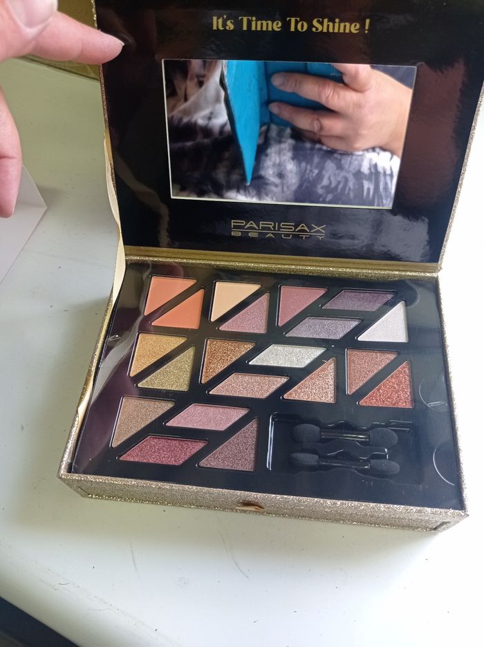 Dressing maquillage parisax - photo numéro 3