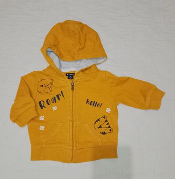 Kiabi veste capuche moutarde 1 mois