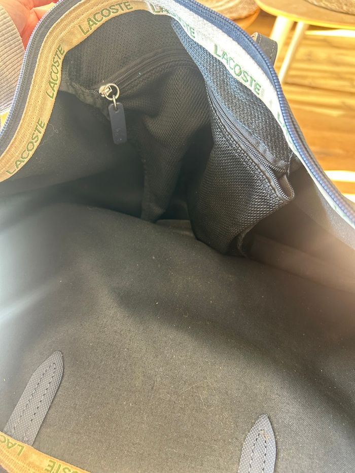 Sac Lacoste bleu marine en super état - photo numéro 7