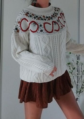 Joli pull brodé vintage