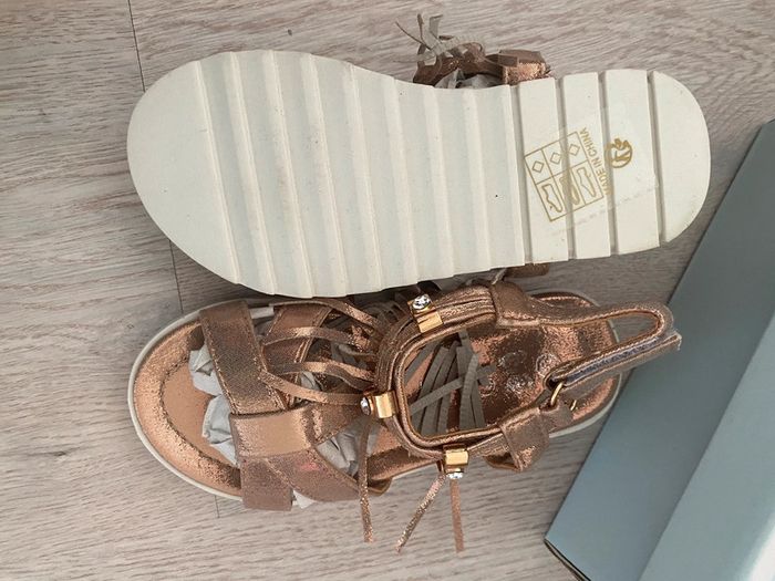 Chaussures sandales à franges en cuir Doremi taille 25 Neuves - photo numéro 6