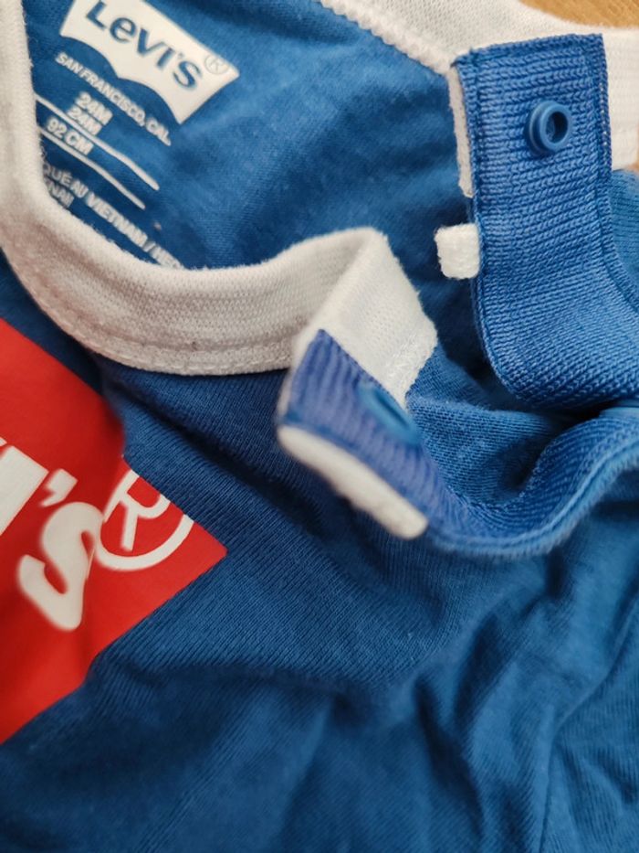 Tee shirt Levi's 24 mois - photo numéro 3