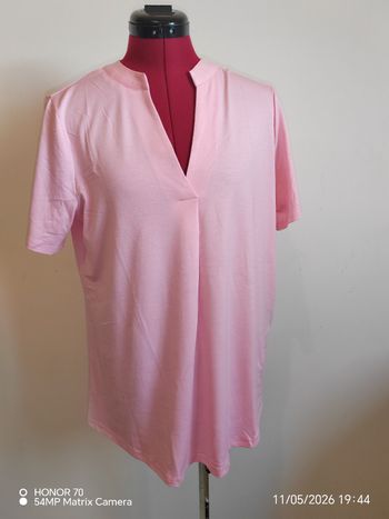T shirt col v