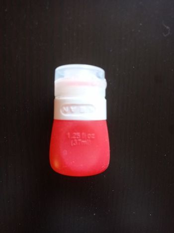 Pot en silicone pour sauces, moutarde...