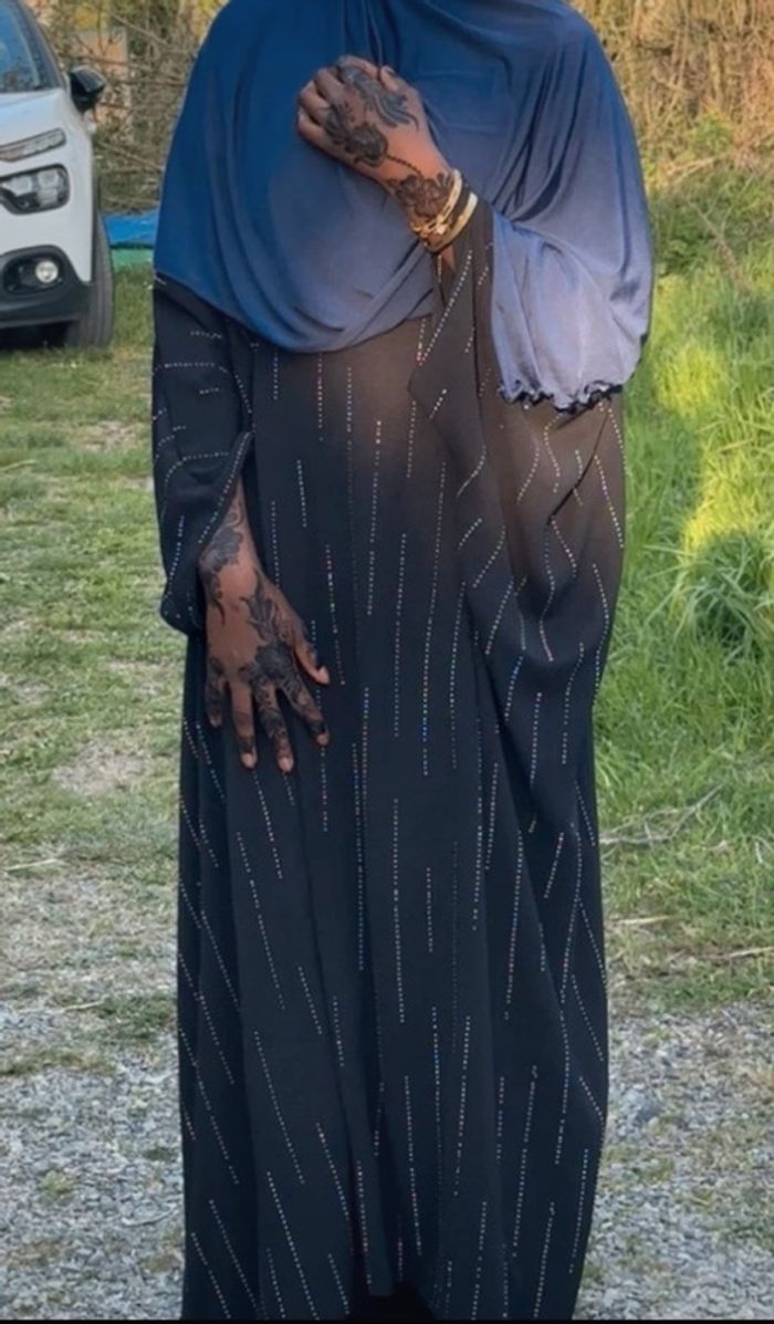 Robe pailleté noir - photo numéro 4