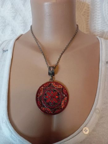 Gros pendentif avec chaine