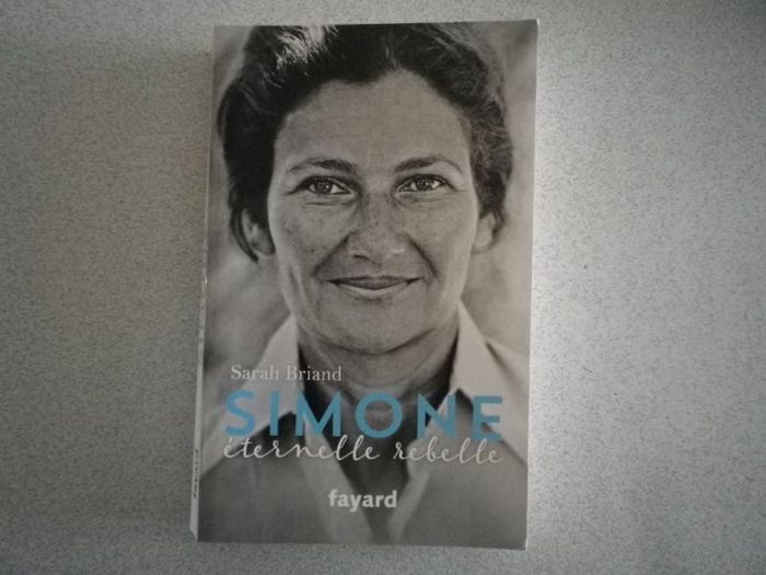 SIMONE ETERNELLE REBELLE