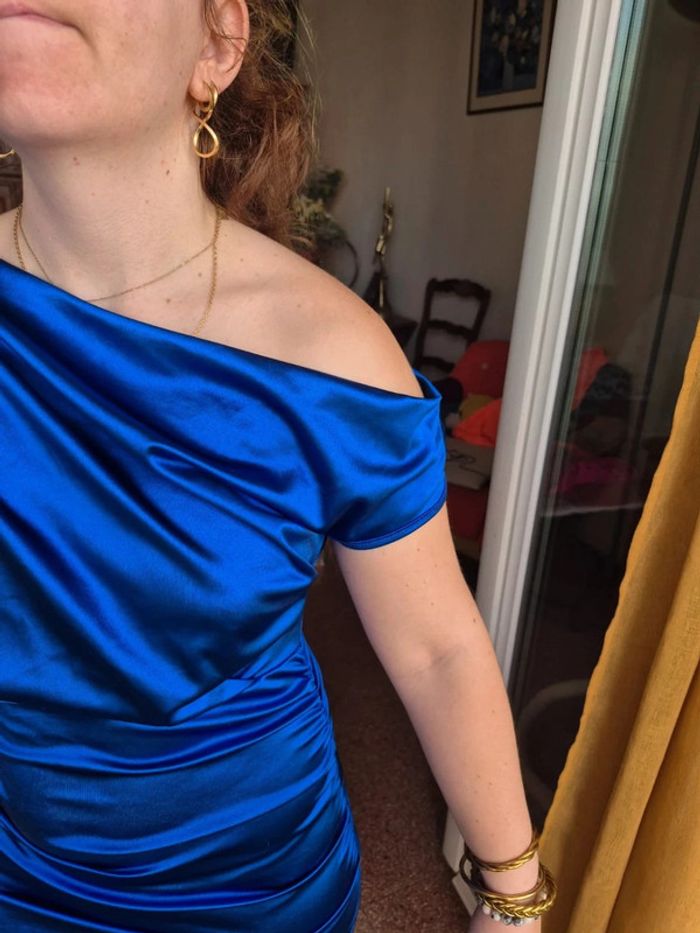Robe uni bleu satin - photo numéro 3