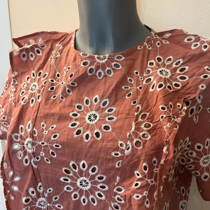 Robe broderie anglaise Zara - photo numéro 5