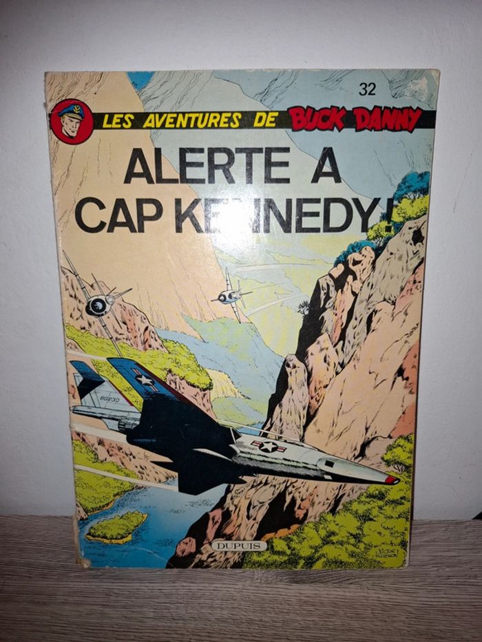 Bande dessinée Buck Danny alerte à cap Kennedy
