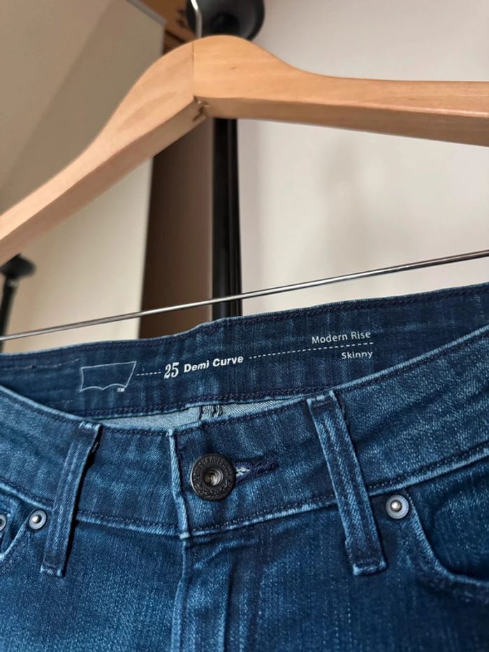 jean skinny levis foncé w 25 Demi Curve Modern Rise - photo numéro 2