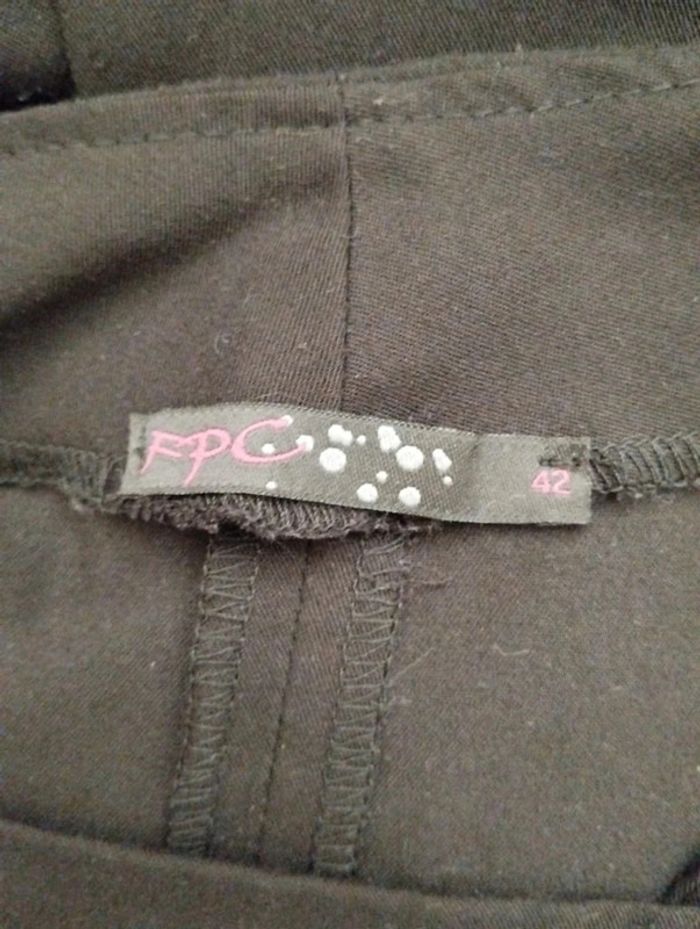 🌸MiniJupe noire Fpc Taille 42🌸 - photo numéro 3