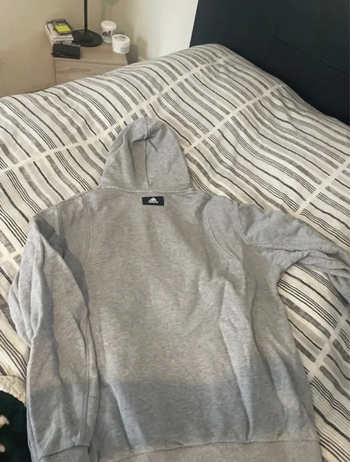 Sweat à capuches Adidas taille L - photo numéro 4