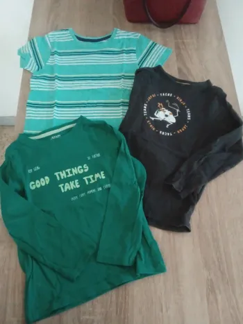 🌹lot de 3 tee shirt manche longue/ courte kiabi -Primark 5 ans 🌹