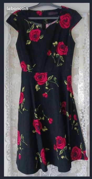 Robe à fleurs (à roses), évasée