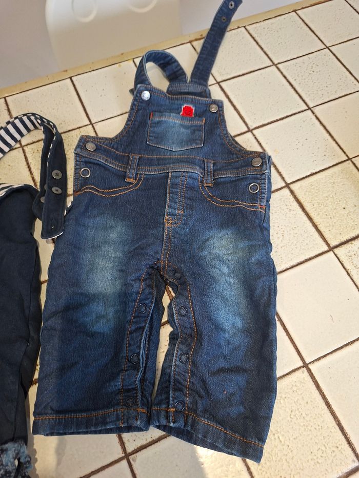 Lot salopette et pantalons 6mois - photo numéro 4