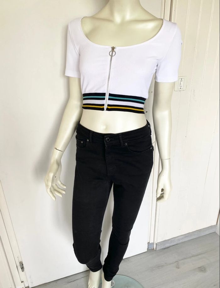 Crop top zippé – Zara – Blanc à bandes colorées – Taille 38/M – Excellent état