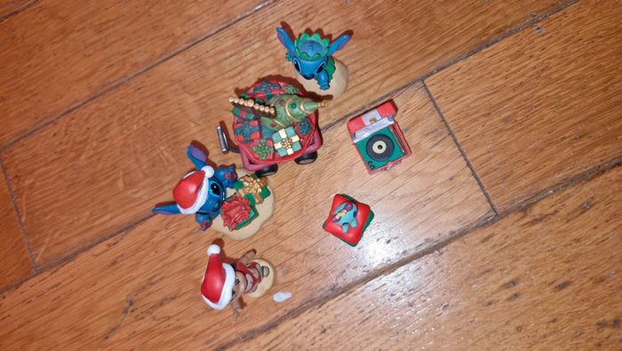 Lot de figurines Lilo et Stich Thème Noël - photo numéro 4