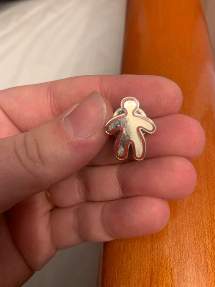 Pin's petit bonhomme