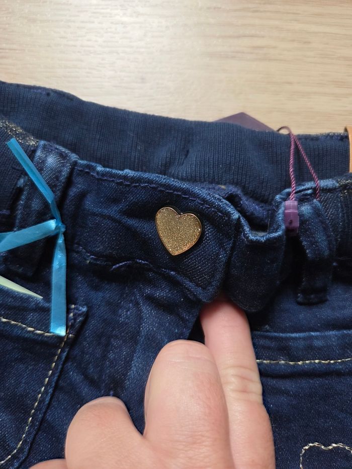 Jeans neuf 4 ans - photo numéro 5