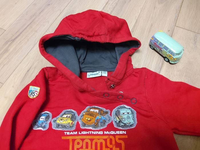 Sweat disney cars 12 mois (disneyland paris)