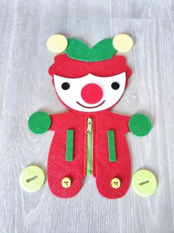 Jeu en feutrine geste du quotidien