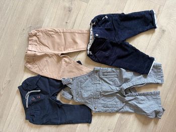 Lot de pantalons taille 9 mois