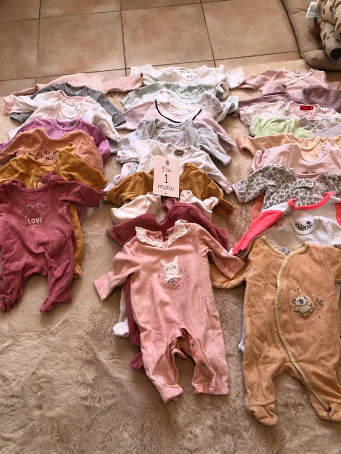 Lot 29 pyjamas 1 mois