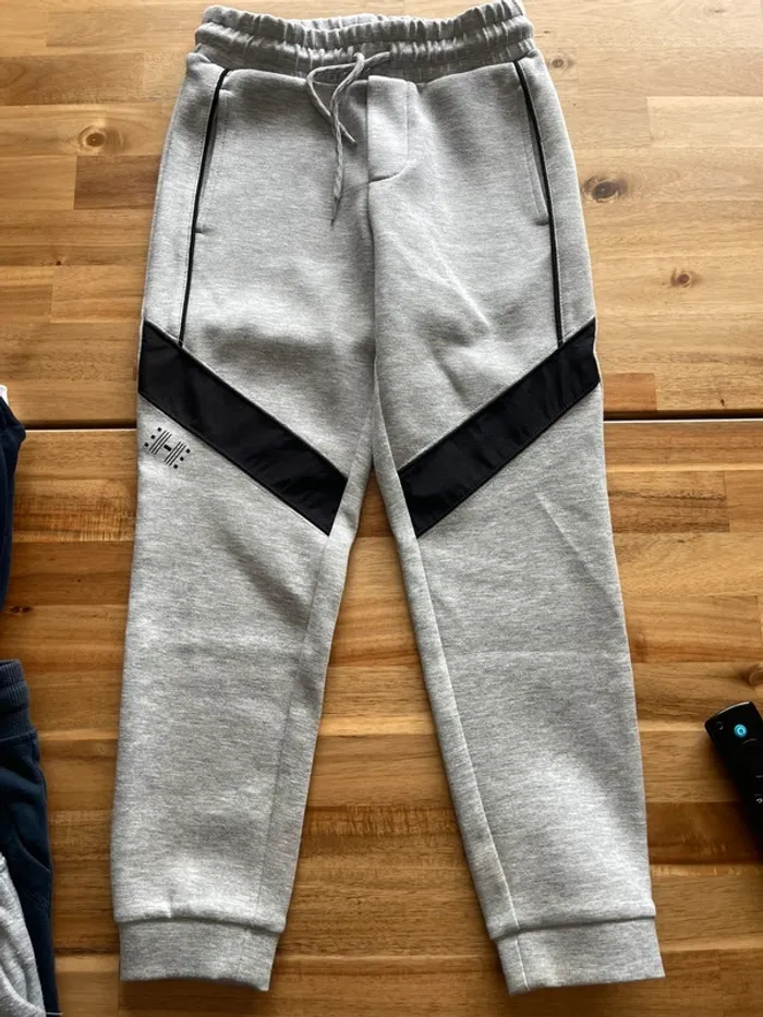 Lot vêtements 8 ans - photo numéro 5