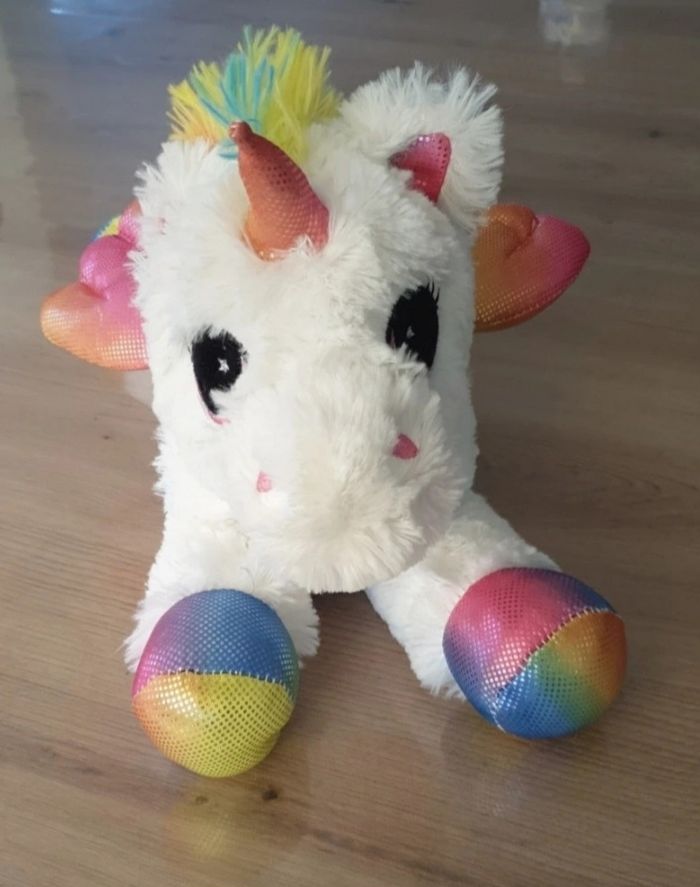 2 peluches Licorne