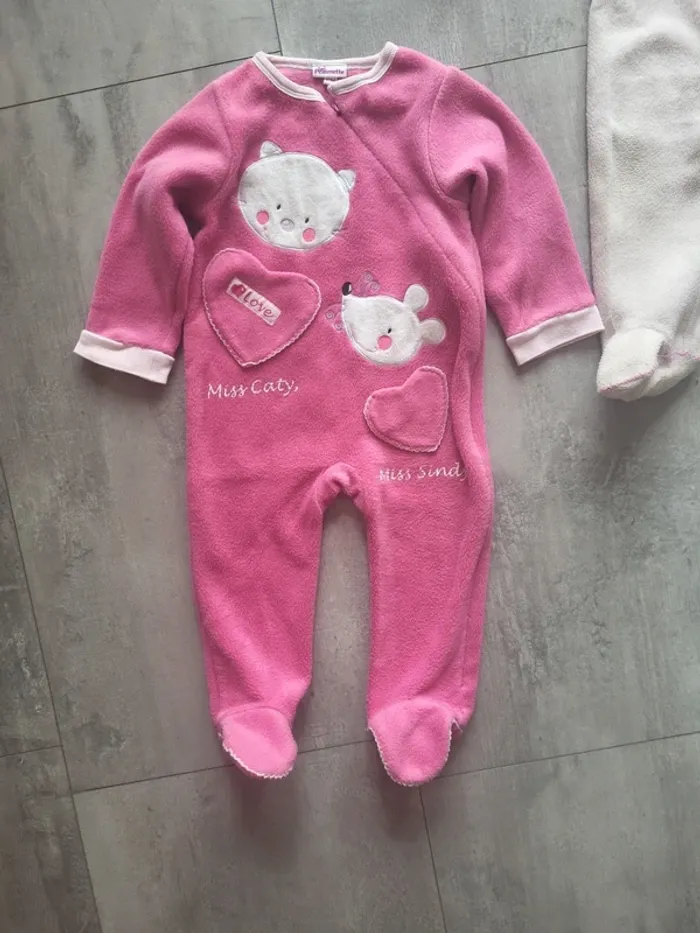 Pyjama une pièce - photo numéro 2