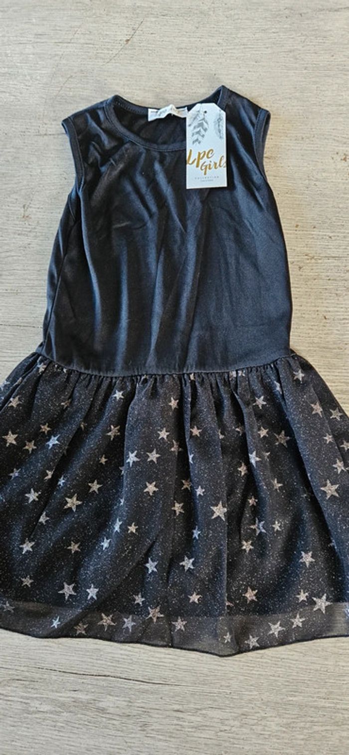 Robe courte noire avec étoiles sans manche avec pull assorti, LPC Girls, 5 ans, neuf - photo numéro 3