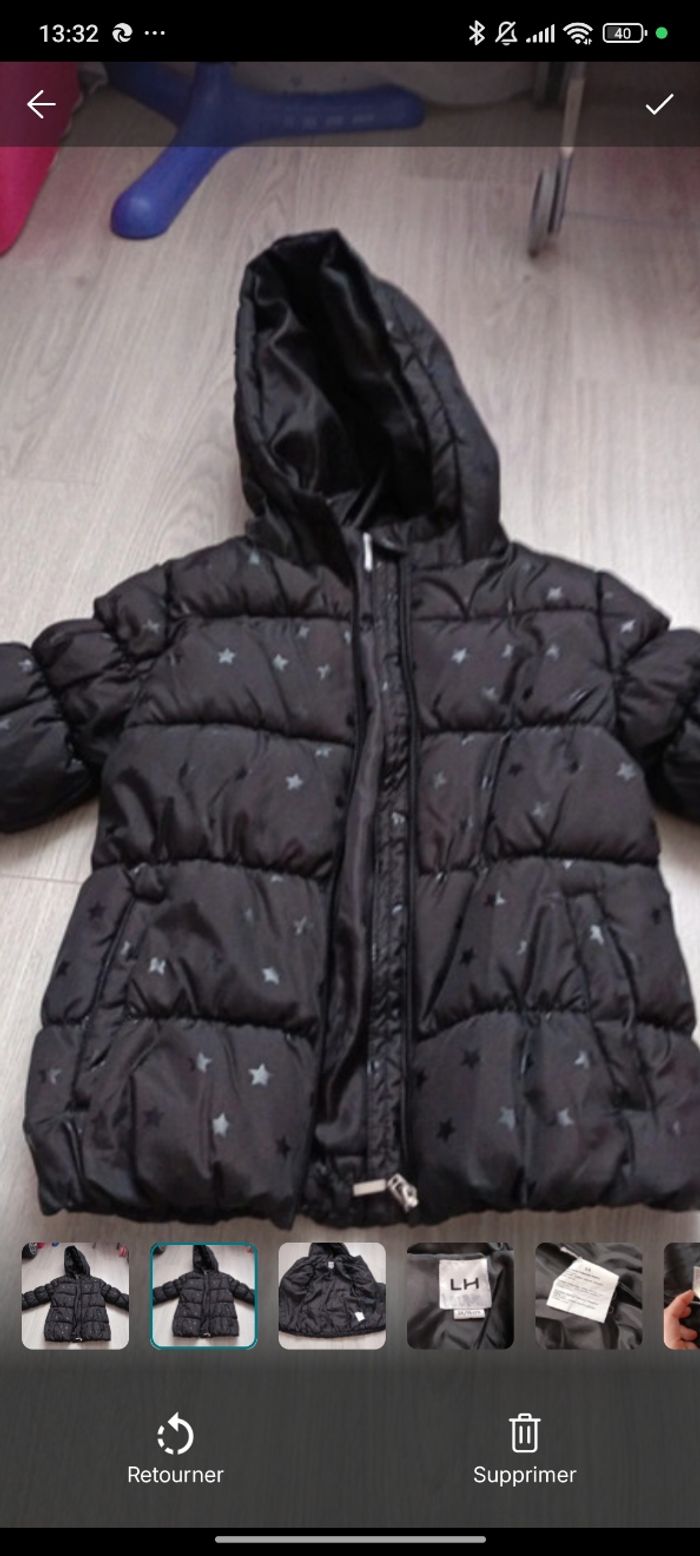 Manteau doudoune noir étoilé fille 3 ans très bon état