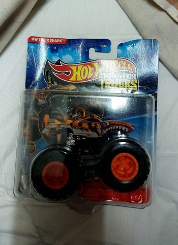 Monster trucks miniature 1/64 tiger shark NEUF 