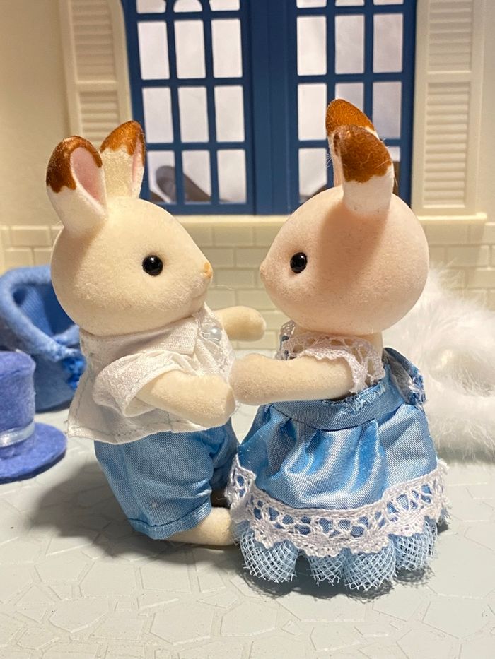 Lapin, chocolat, Sylvania, vêtements de Noël - photo numéro 5