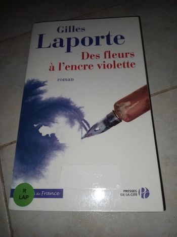 Gilles laporte : des fleurs à l'encre violette