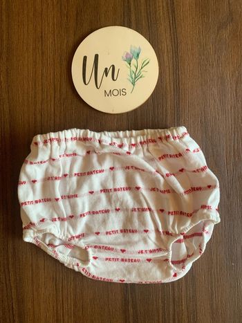 Cache couche Petit Bateau 1 mois rouge blanc