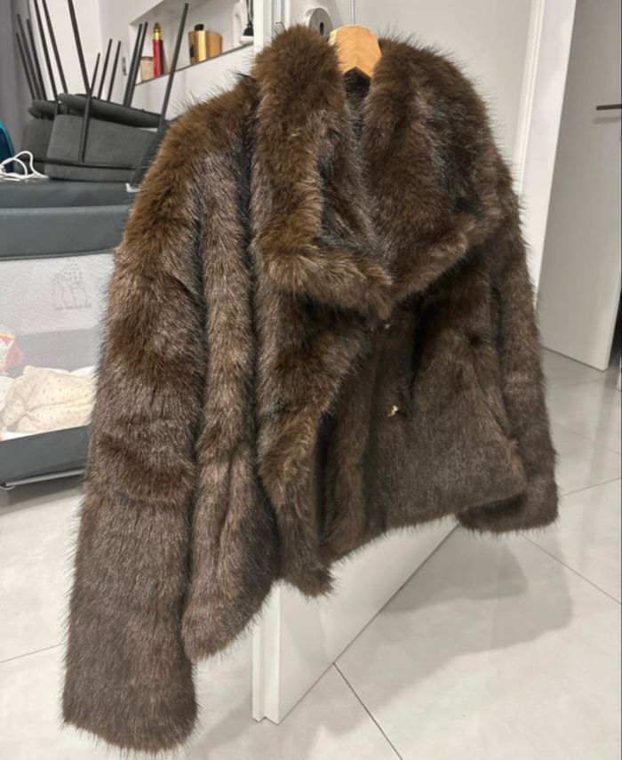 Manteau en fausse fourrure marron – look chic et élégant - photo numéro 4