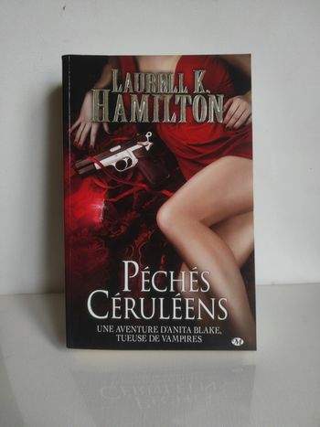 Livre grand format tome 11 péchés céruléens de la série anita blake