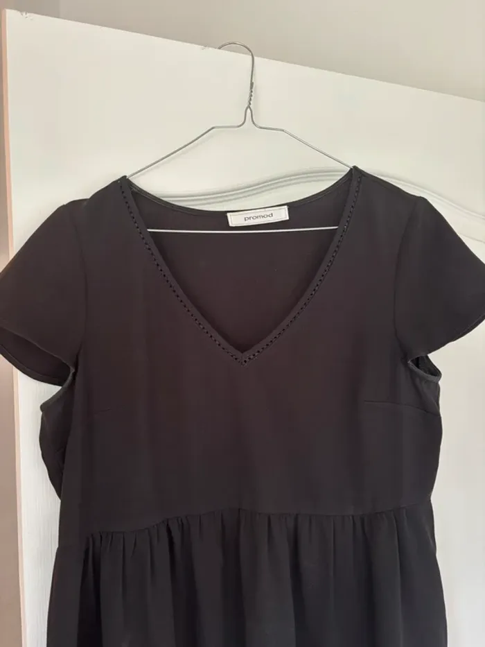 Petite robe noire - photo numéro 2